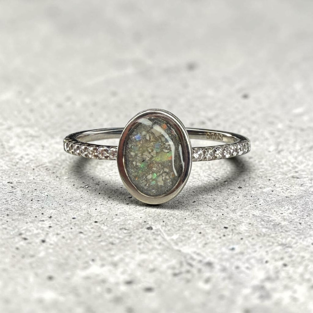 Oriana Ring – cremation and breastmilk keepsake ring