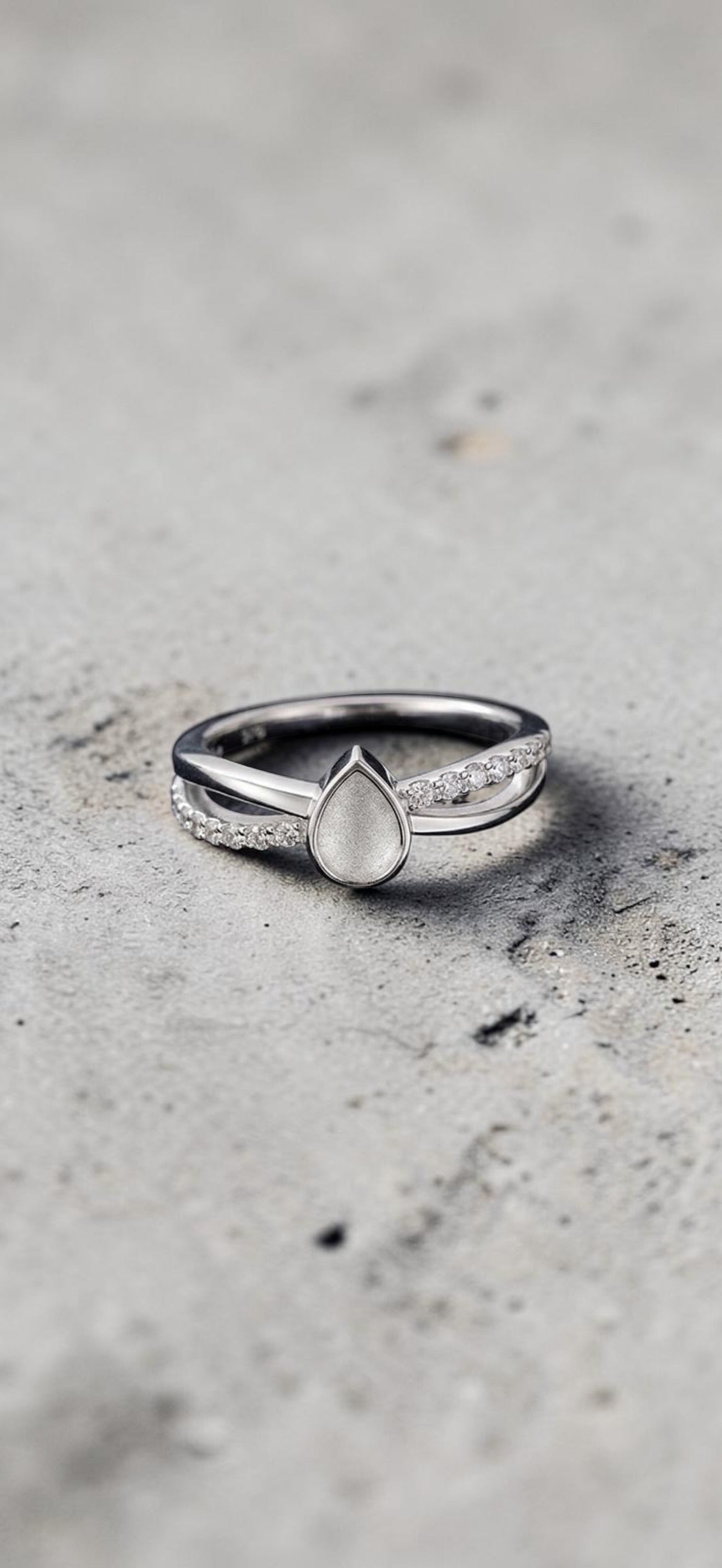 Arie Sterling Silver Ring